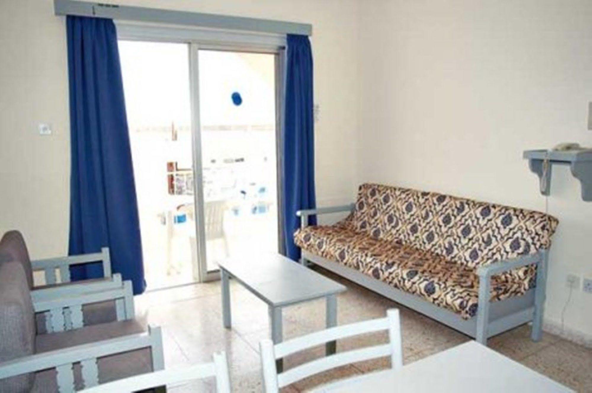 Efi Hotel Apts Ayia Napa Bagian luar foto